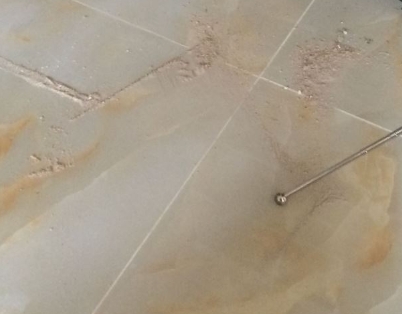 弥渡瓷砖空鼓维修公司分享粘合剂选择不当在瓷砖铺贴过程中可能导致以下问题