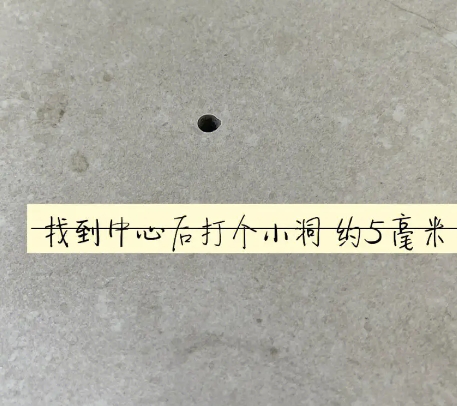 弥渡瓷砖空鼓维修公司专业解答在瓷砖铺贴过程中，如果砂料搅拌不均匀，将会带来以下问题